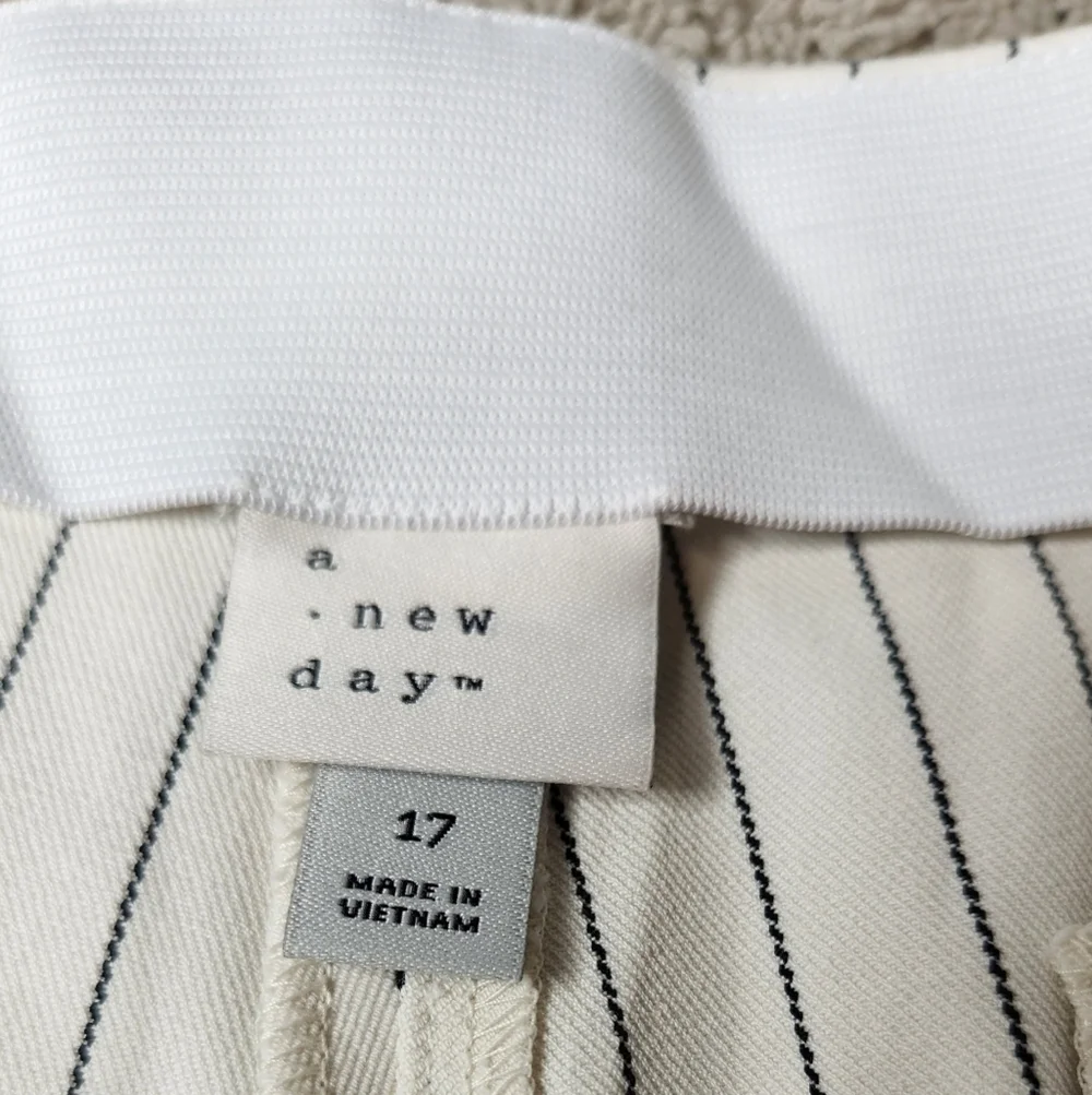 Women's Cream & Black Skinny Ankle High Rise Pants - A New Day - Size 17R